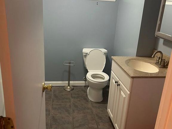 4th image of 17 Rosemary Ln #1