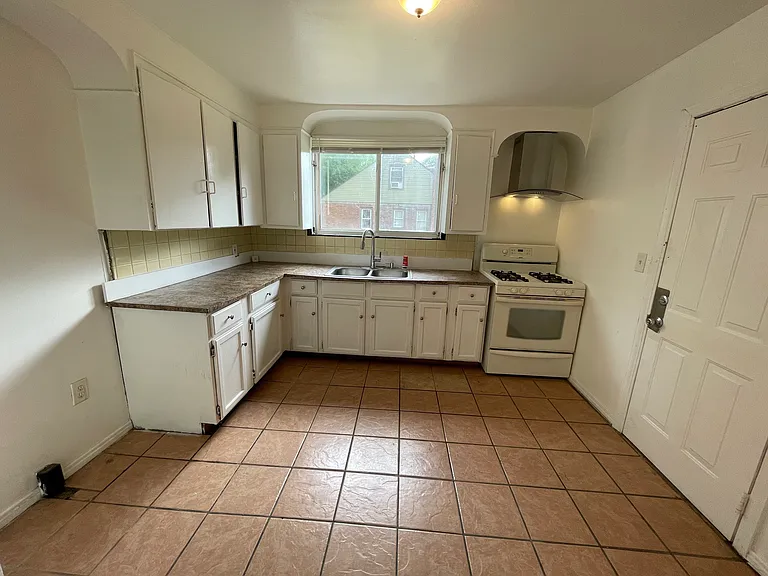 13364 Corbett St #1 — Photo 7
