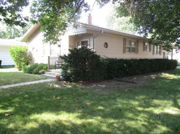 101 Call St, Emmetsburg, IA 50536