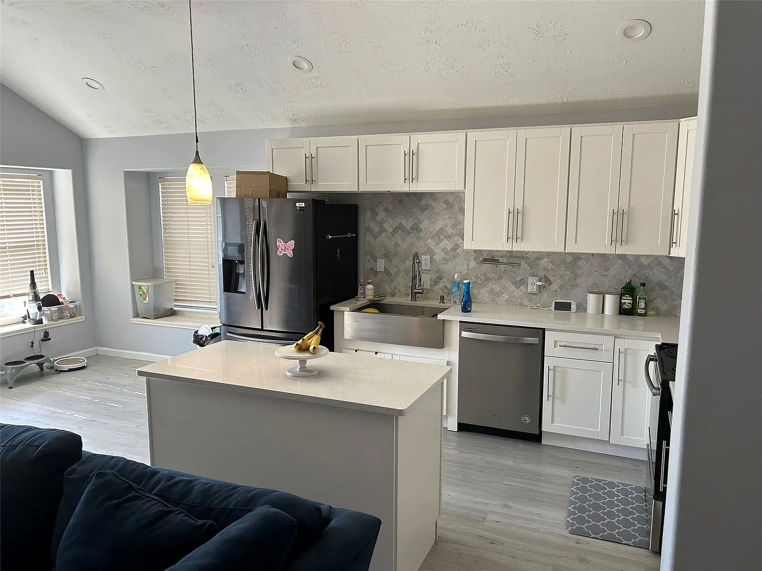 3 bed, 2.0 bath, 1831 sqft, $2,350 — Photo 4