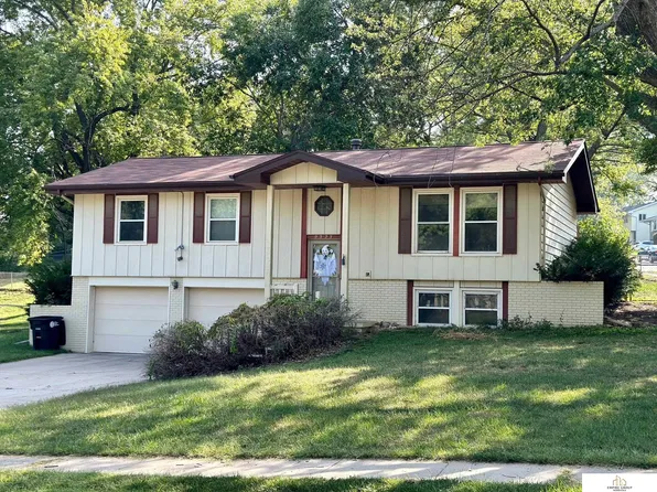 9323 Sprague St, Omaha, NE 68134