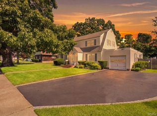 297 Maple Avenue, Patchogue, NY 11772