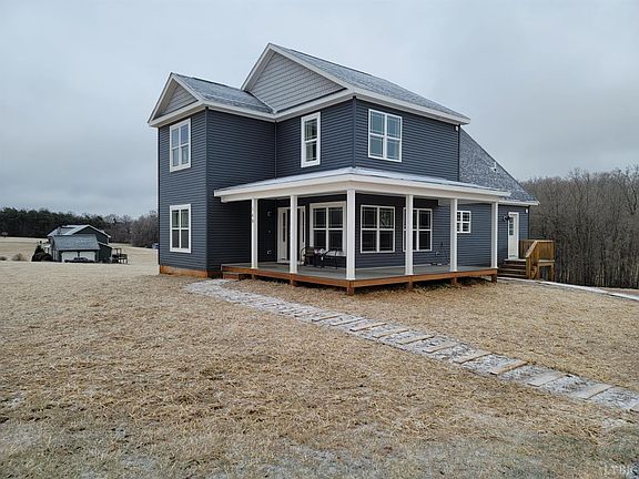 3rd image of 140 Greystone Dr