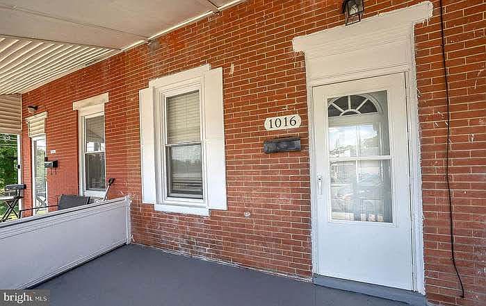 1st image of 1016 Hill St