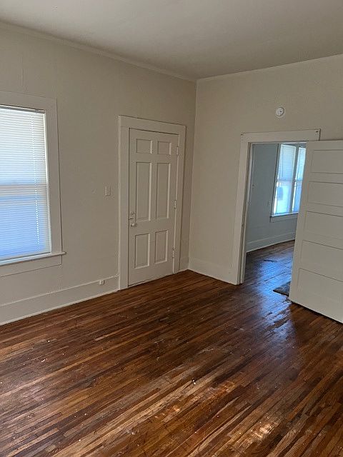 1st image of 484 E Trigg Ave