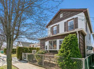21 3rd Ave, New Hyde Park, NY 11040
