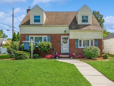 152 Charles Street, Lynbrook, NY, 11563