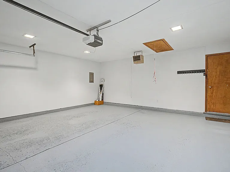 819 Gleneagle Dr — Photo 26