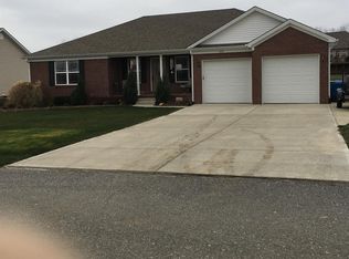 1032 Lanas Ln, Lawrenceburg, KY 40342