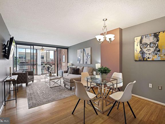 2nd image of 1001 N Randolph St APT 905