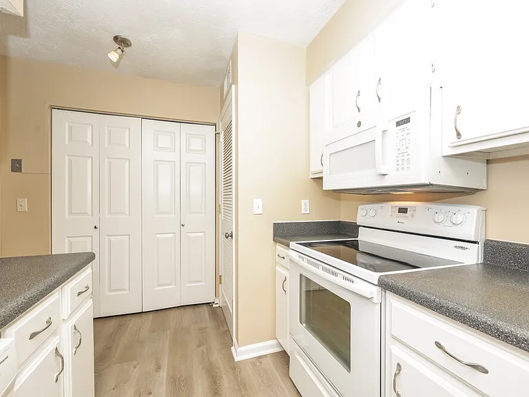 232 Thistle Ln — Photo 9