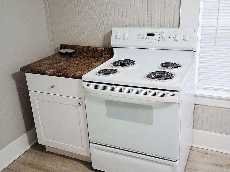 2412 E 14th St #C — Photo 3