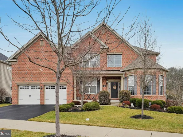 32 Dominic Dr, Downingtown, PA 19335