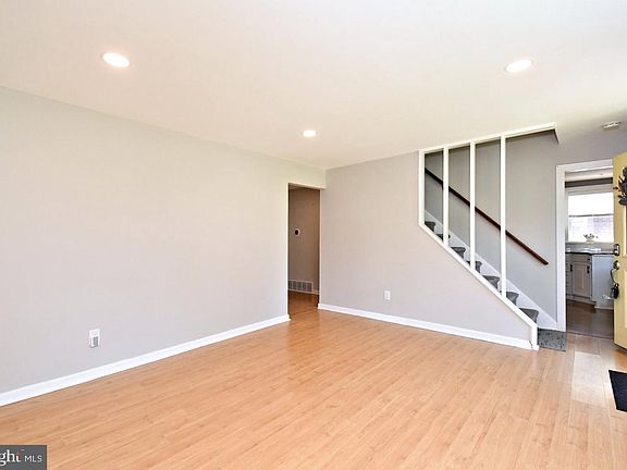 5th image of 1226 University Ave