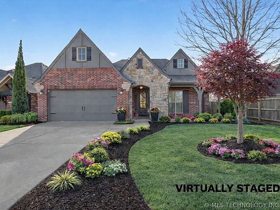 2nd image of 3207 Boardwalk Ct