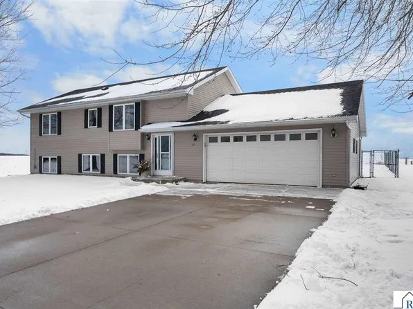 219 Holly Ln, Janesville, MN 56048