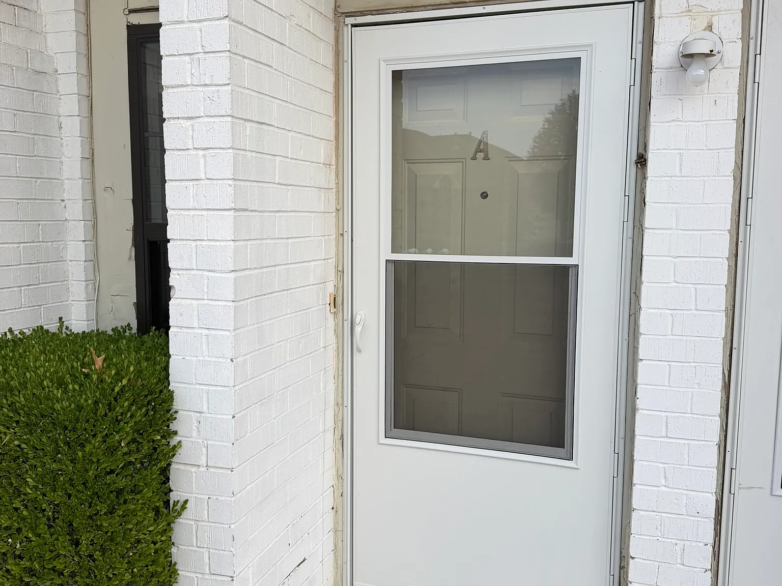 2 bed, 1.5 bath, 1088 sqft, $975 — Photo 2