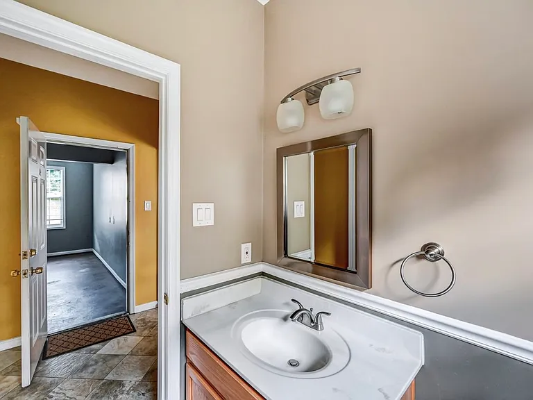 115 Daffodil Dr — Photo 21