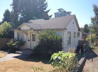 3237 SW Genesee St, Seattle, WA 98126