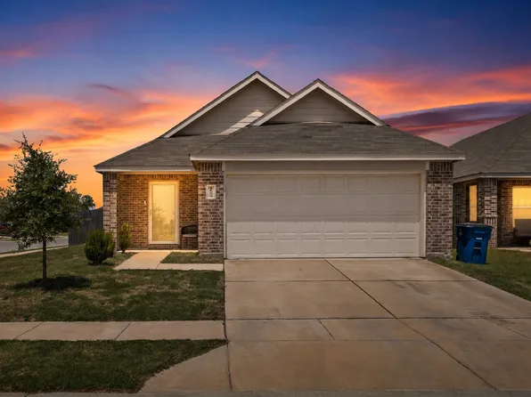 1600 Luke St, Ennis, TX 75119