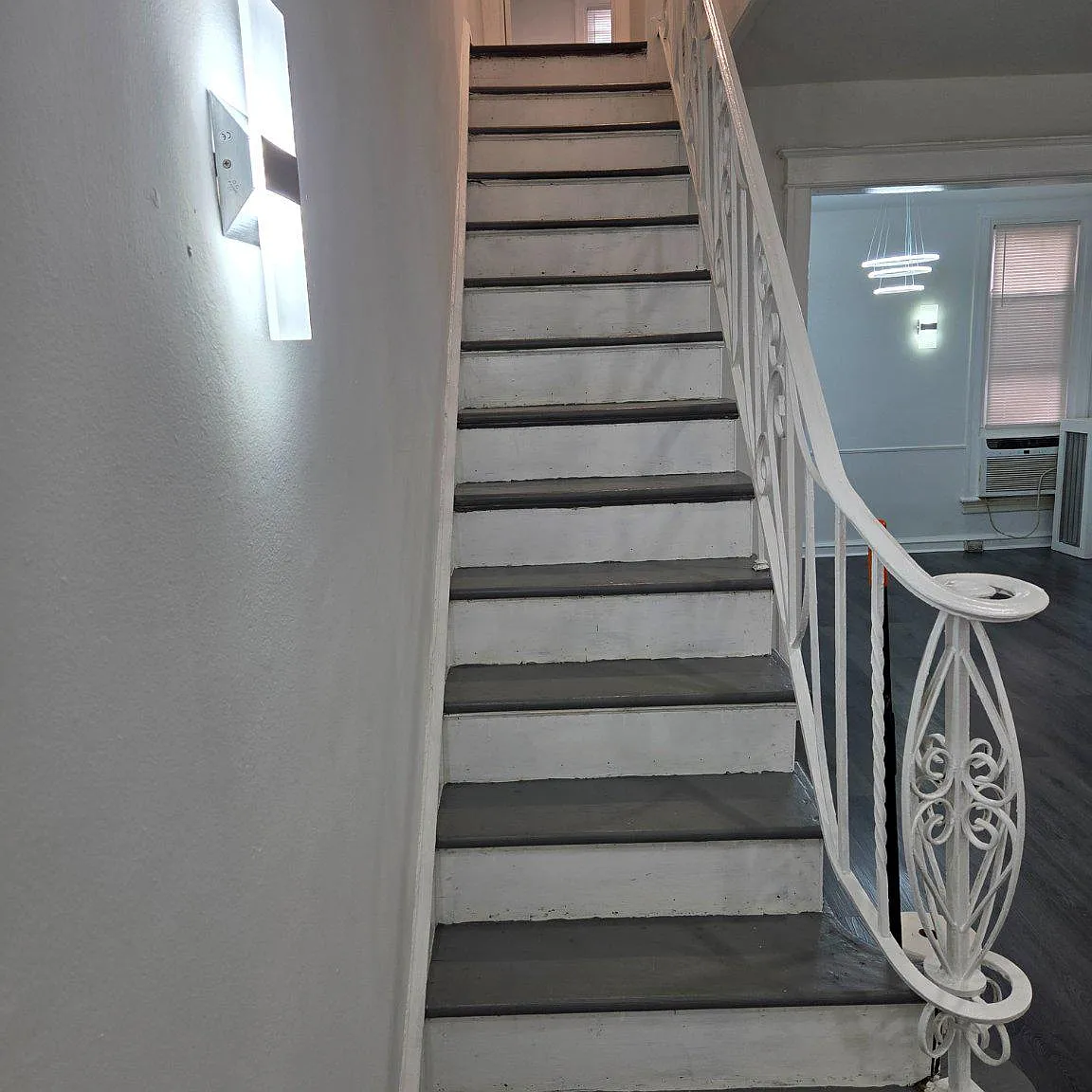 3 bed, 1.0 bath, 1104 sqft, $1,750 — Photo 4