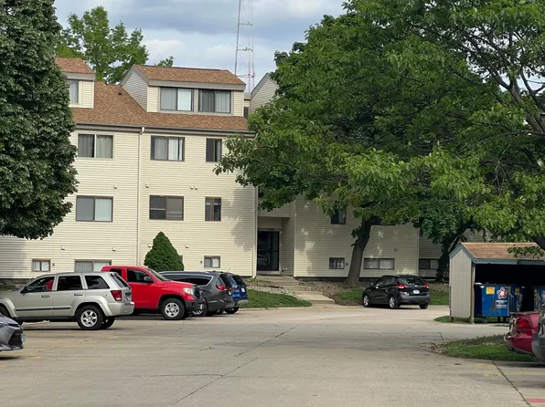 1905 Melrose Dr APT B, Champaign, IL 61820