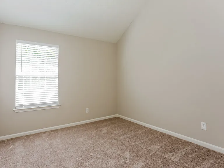 1413 Cater Ct — Photo 13
