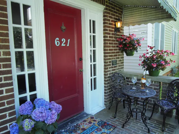 621 E 48th St #A, Savannah, GA 31405