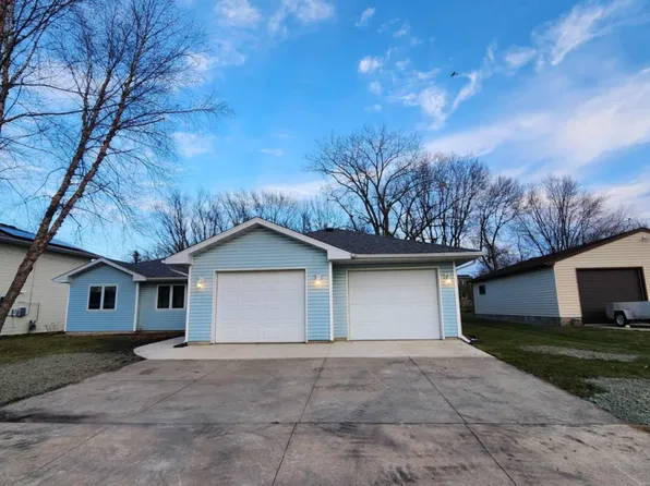 2202 Rowe Ln, Albert Lea, MN 56007