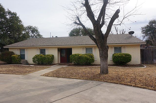 1st image of 2701 Oak Forest Dr