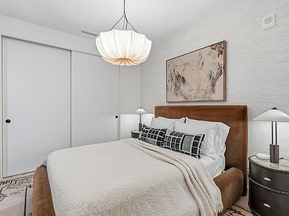 4th image of 610 Davis St #2906