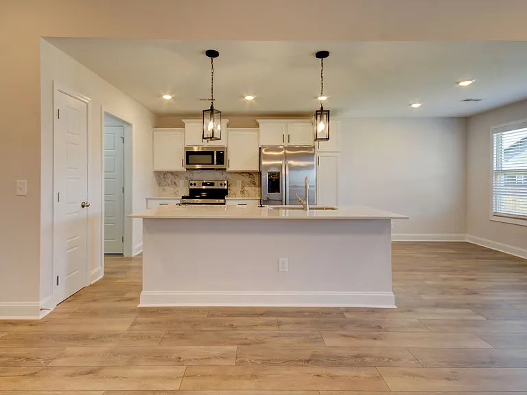 196 Donegal Dr — Photo 31
