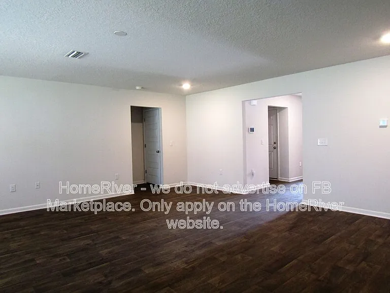 5578 Guinevere Ln — Photo 2