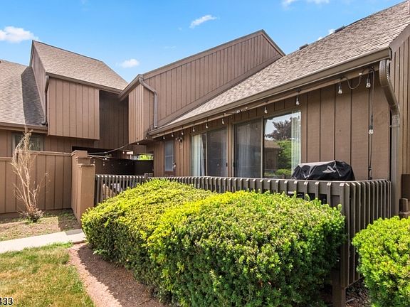 2nd image of 261 Kingsberry Dr