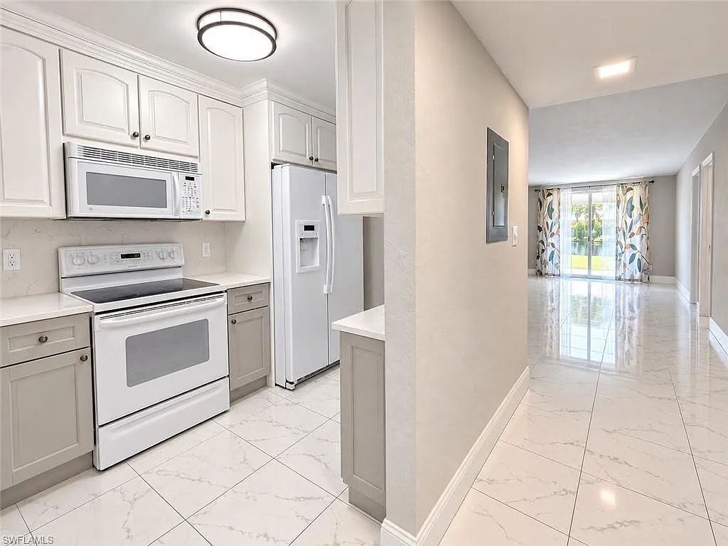 2 bed, 2.0 bath, 919 sqft, $2,500 — Photo 3