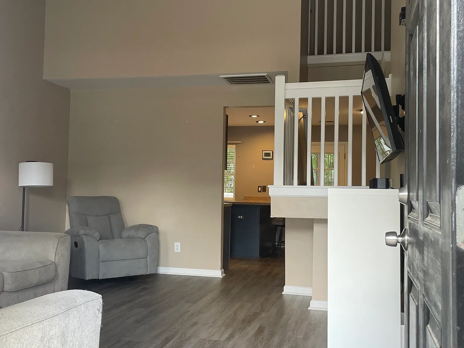 3 bed, 1388 sqft, $2,250 — Photo 2
