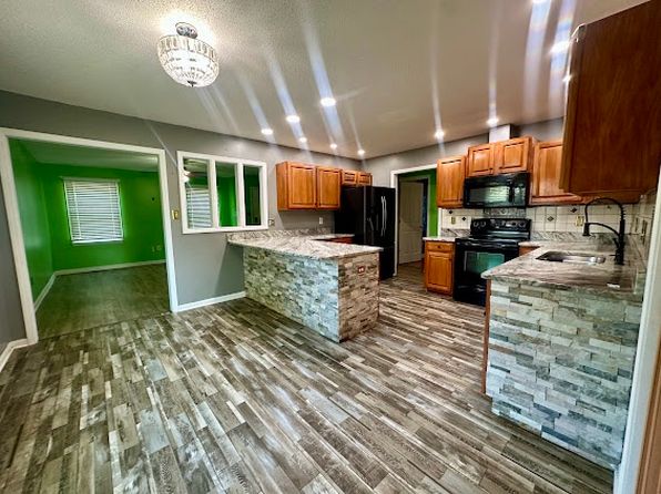 114 S 10th Ave, Siler City, NC 27344