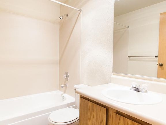 4th image of 3028 118th Ave SE #E204