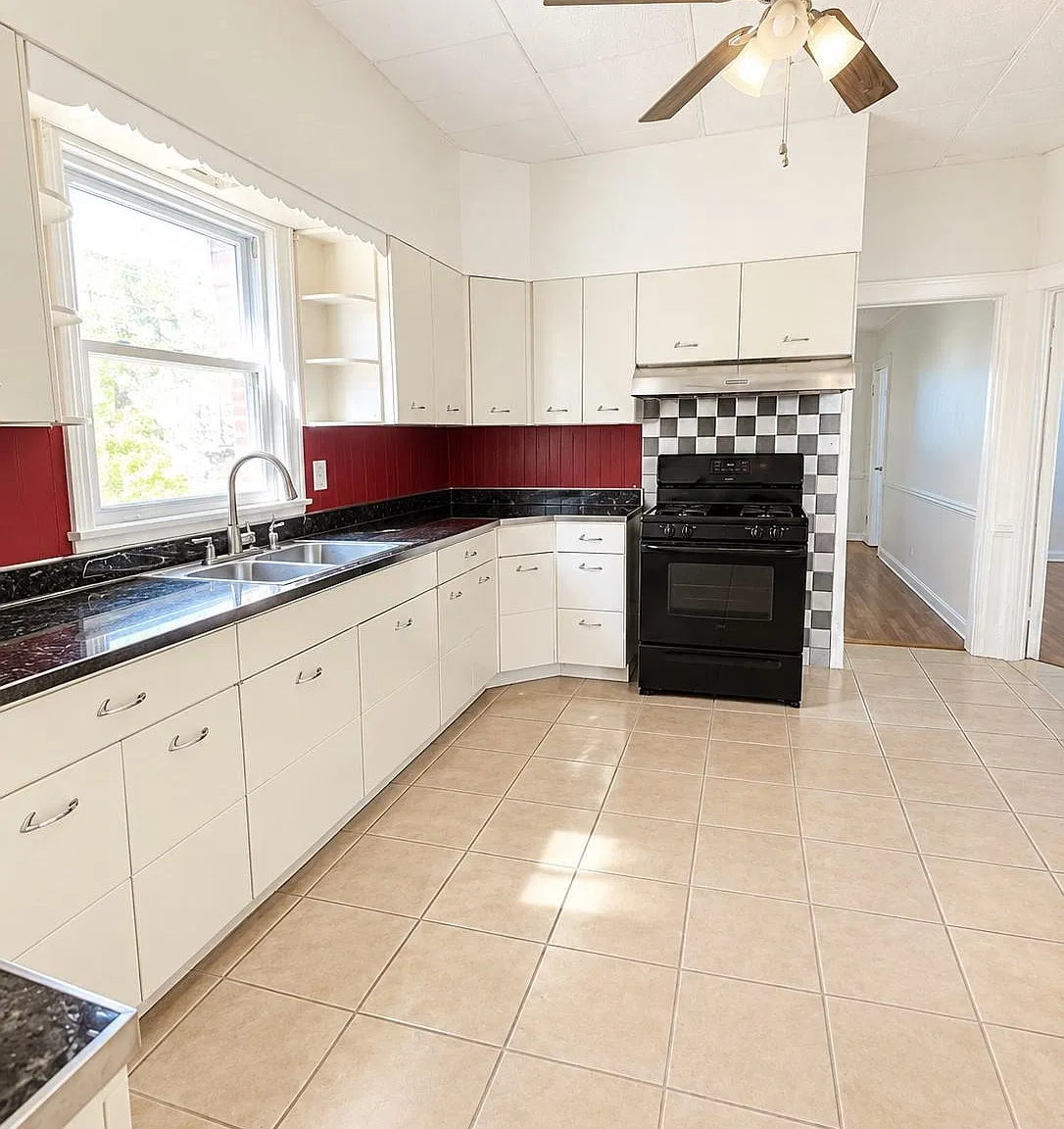2 bed, 1.0 bath, $2,100 — Photo 4