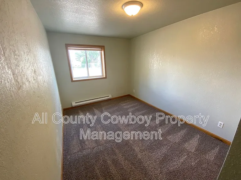 1557 Jefferson St #B — Photo 6