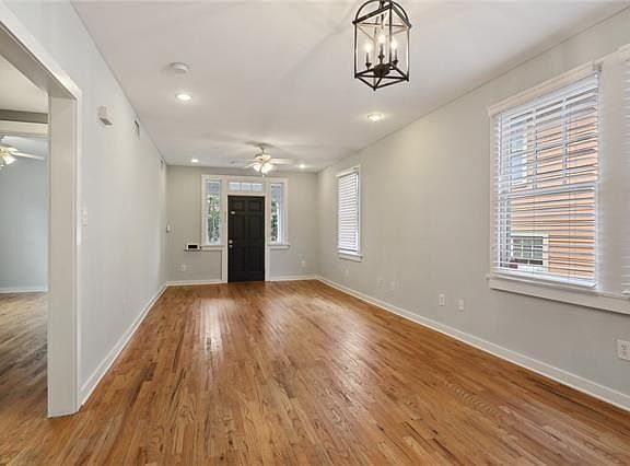4th image of 4209 Fontainebleau Dr