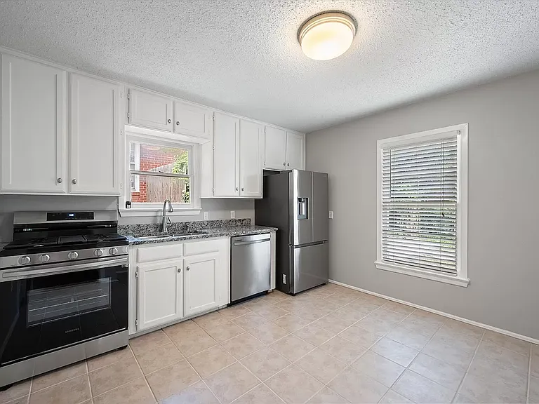 3504 Rogers Ave — Photo 4