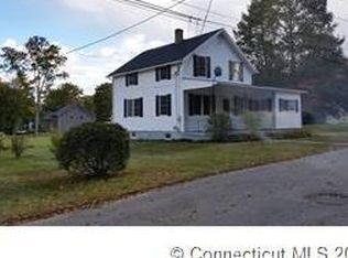 7 Promenade St, Moosup, CT 06354