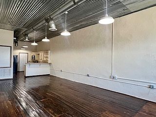 3rd image of 211 W Washington Ave #4