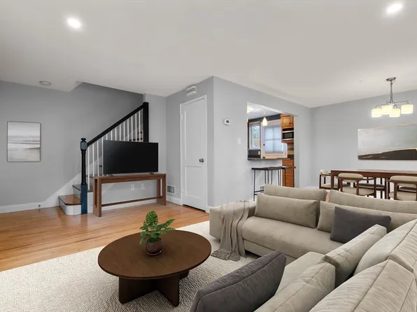 57 Pierce Rd #57, Watertown, MA 02472