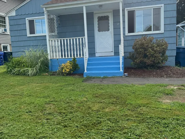 17 Shore Dr, Waterford, CT 06385
