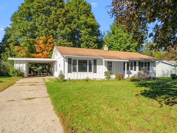 3021 Parchmount Ave, Kalamazoo, MI 49004