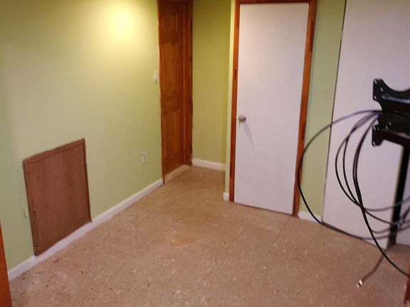 5th image of 42 Clovelly Dr