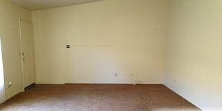 5th image of 422 E 7th St APT B