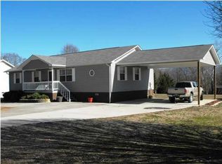 312 Circle R Dr, Benton, TN 37307